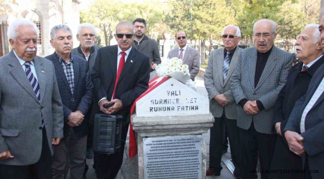 Vali Muammer Bey mezarı başında anıldı