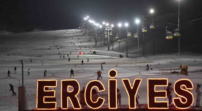 Erciyes'te gece kayağı başladı