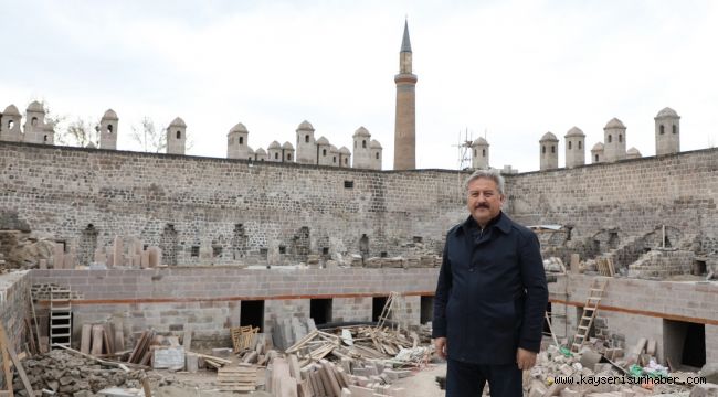 Melikgazi Belediyesi tarihe ışık tutuyor