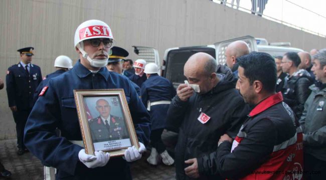 Şehit Tuğgeneral Baydilli'nin naaşı Kayseri'ye getirildi