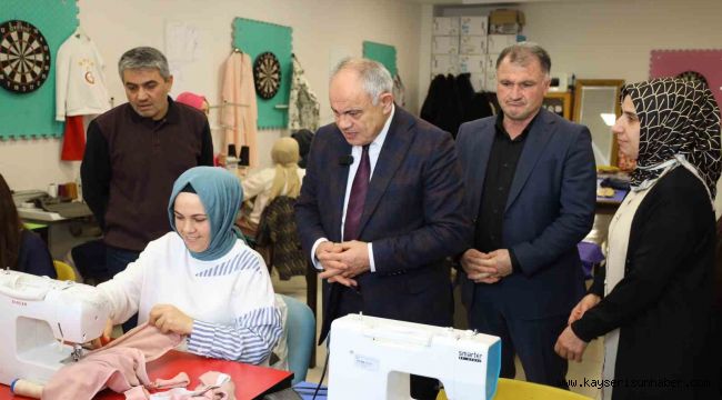 Yahyalı'da tekstil fabrikası için istihdam garantili kurs açıldı