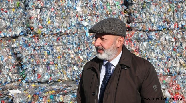 Başkan Çolakbayrakdar, "Geri dönüşümle hem çevreye hem de ülke ekonomisine dev katkı sağlıyoruz"