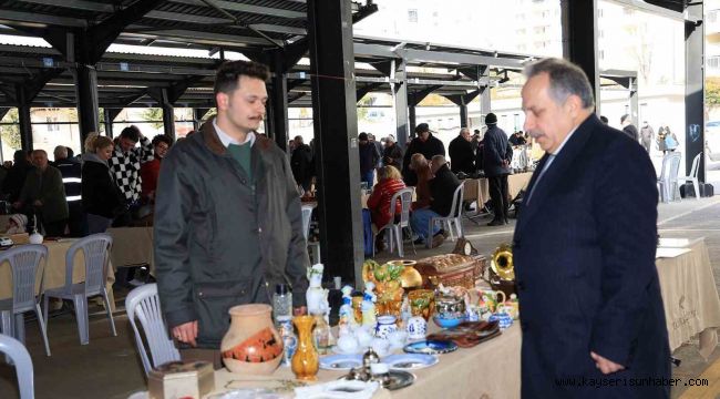 Başkan Yalçın'dan antika pazarı turu