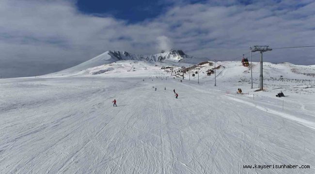 Erciyes hafta sonu yine ilgi odağı oldu