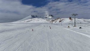 Erciyes hafta sonu yine ilgi odağı oldu