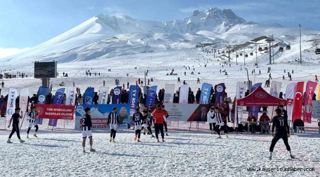 Erciyes'te Kar Ragbi Türkiye Şampiyonası heyecanı başladı