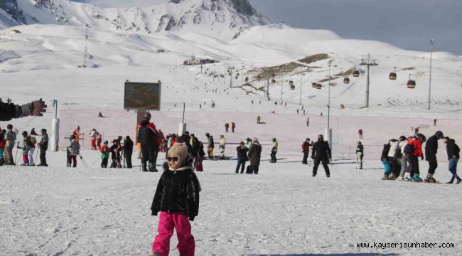 Erciyes'te sömestir yoğunluğu